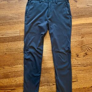 Banana Republic Gray / Slate “Commuter” Chinos Slim Fit 32x32
